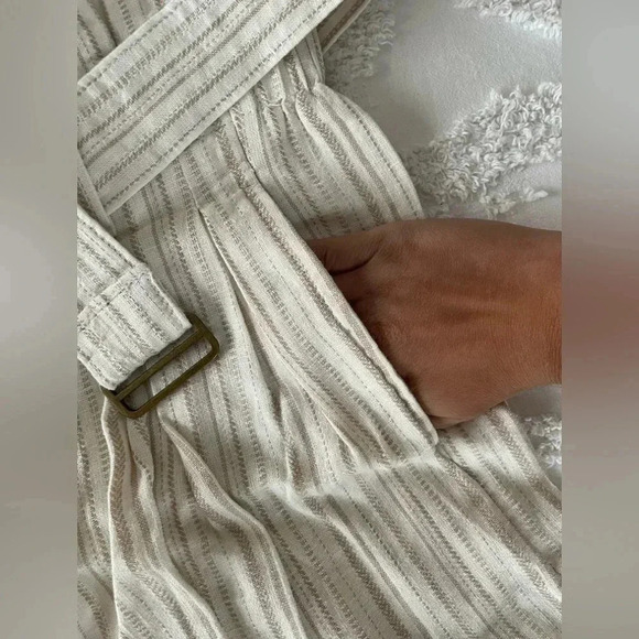 Banana Republic Linen-Blend Paperbag Short - Picture 2 of 13